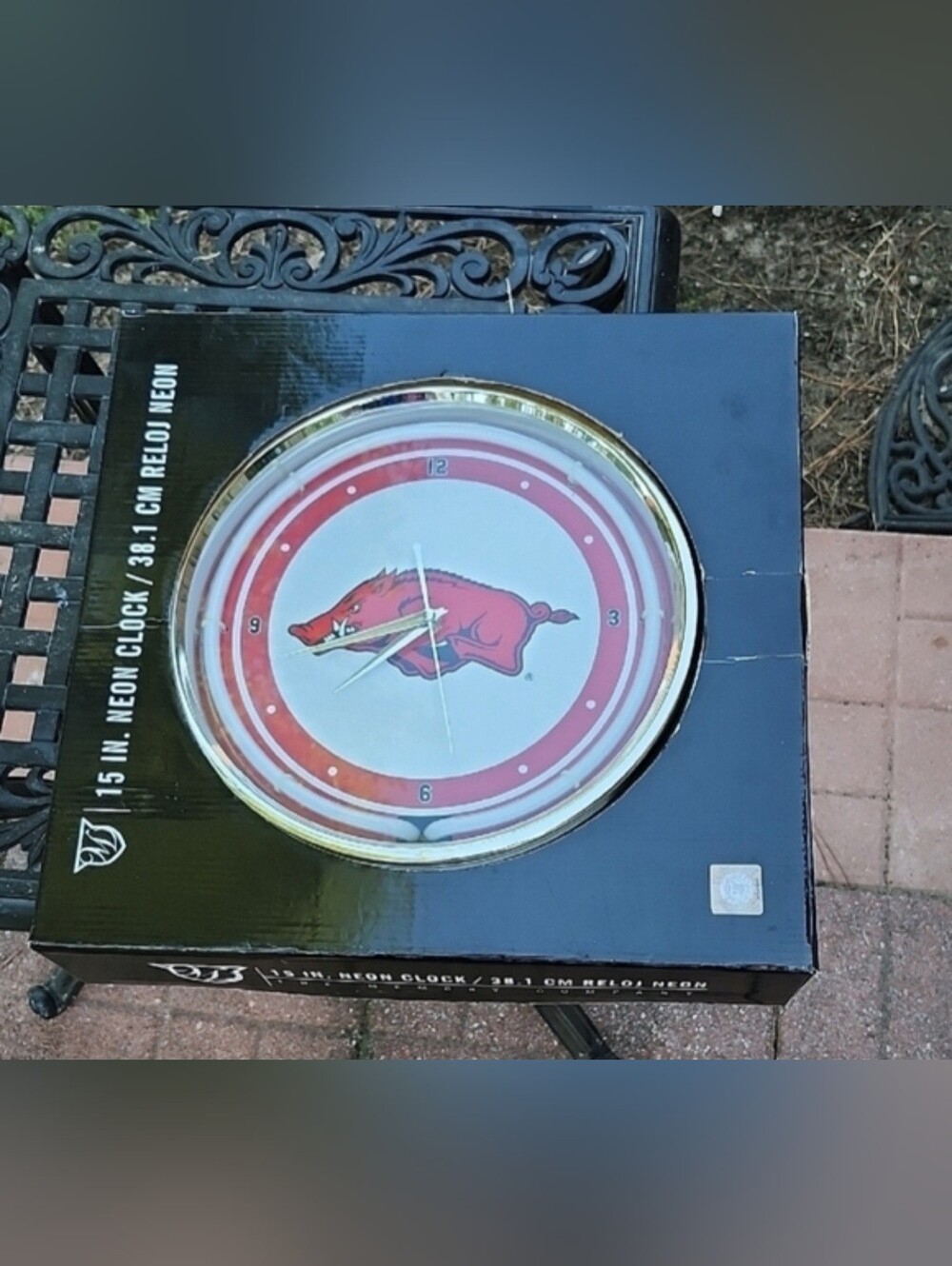 ARKANSAS RAZORBACKS 15 INCH GLASS NEON WALL CLOCK